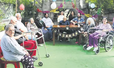 104. yaşa sazlı-sözlü kutlama