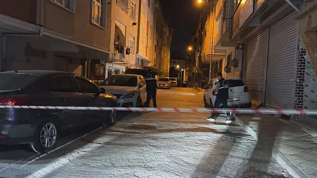 bagcilarda-komsular-arasindaki-kavgada-kan-akti-4-yarali-1786995418106.jpeg