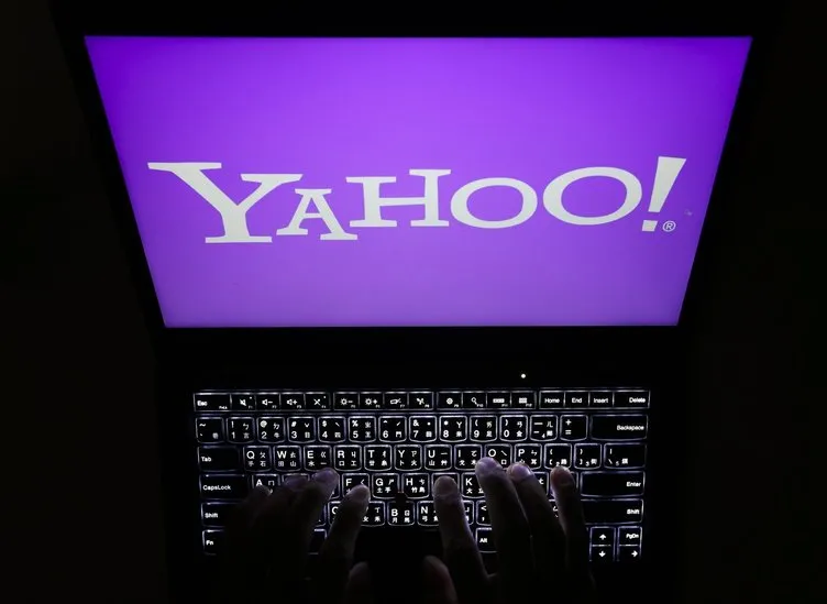 İnternet devi Yahoo satıldı!