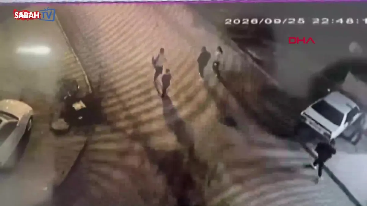Az kalsın canından oluyordu! Kızıyla ekmek almaya giderken motosiklet çarptı: Ölebilirdim | Video