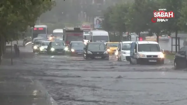İstanbul'da beklenen sağanak yağış başladı!