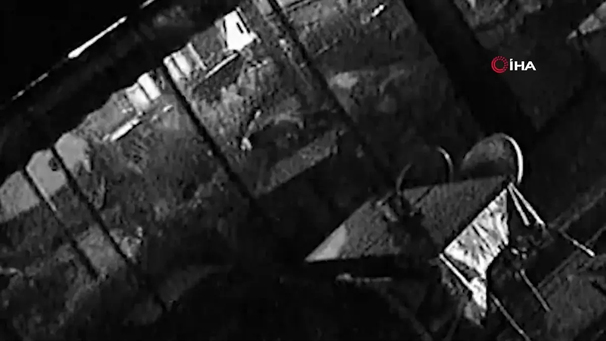 İstanbul’da kayıp Deniz İbişler’in denize atladığı görüntü ortaya çıktı | Video videosunu izle İstanbul’da kayıp Deniz İbişler’in denize atladığı görüntü ortaya çıktı | Video videosunu izle