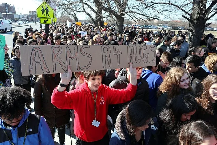 ABD’de silah karşıtı öğrenci protestosu