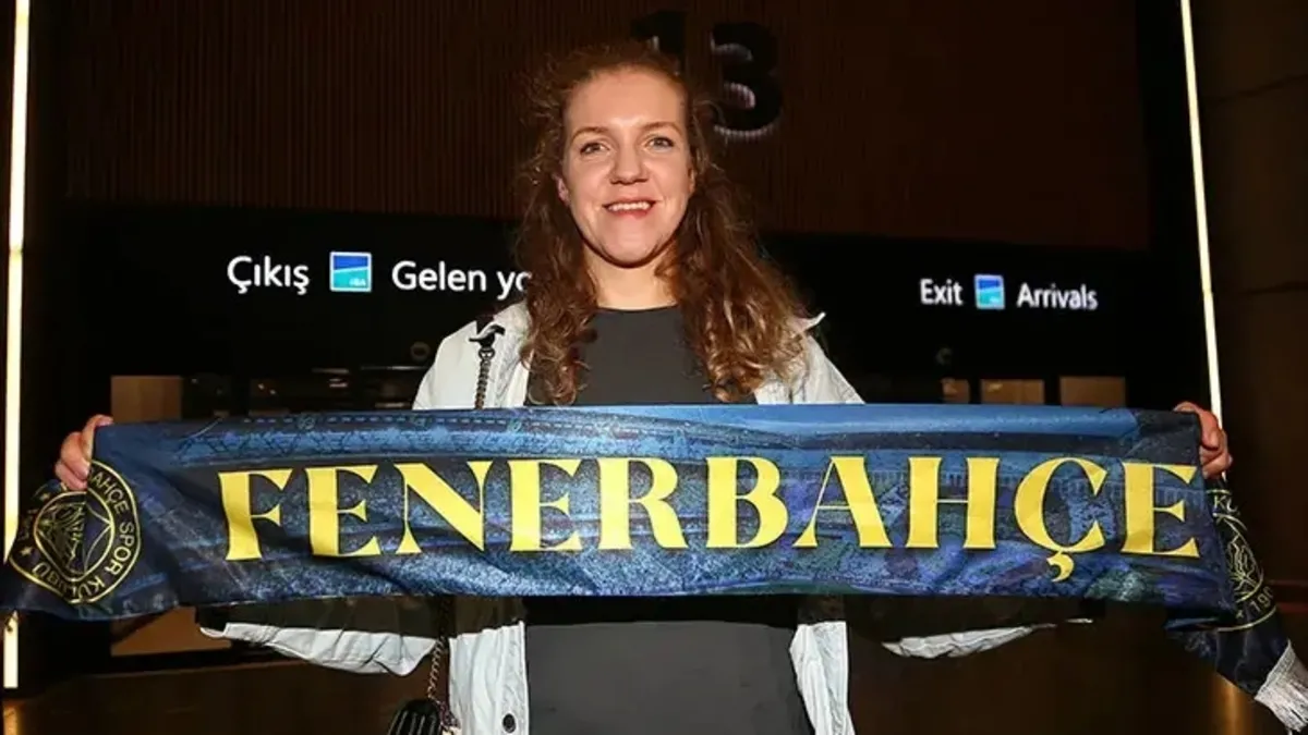 Fenerbahçe Kadın Voleybol Takımı, 6 oyuncuyla yollarını ayırdı Fenerbahçe Kadın Voleybol Takımı, 6 oyuncuyla yollarını ayırdı