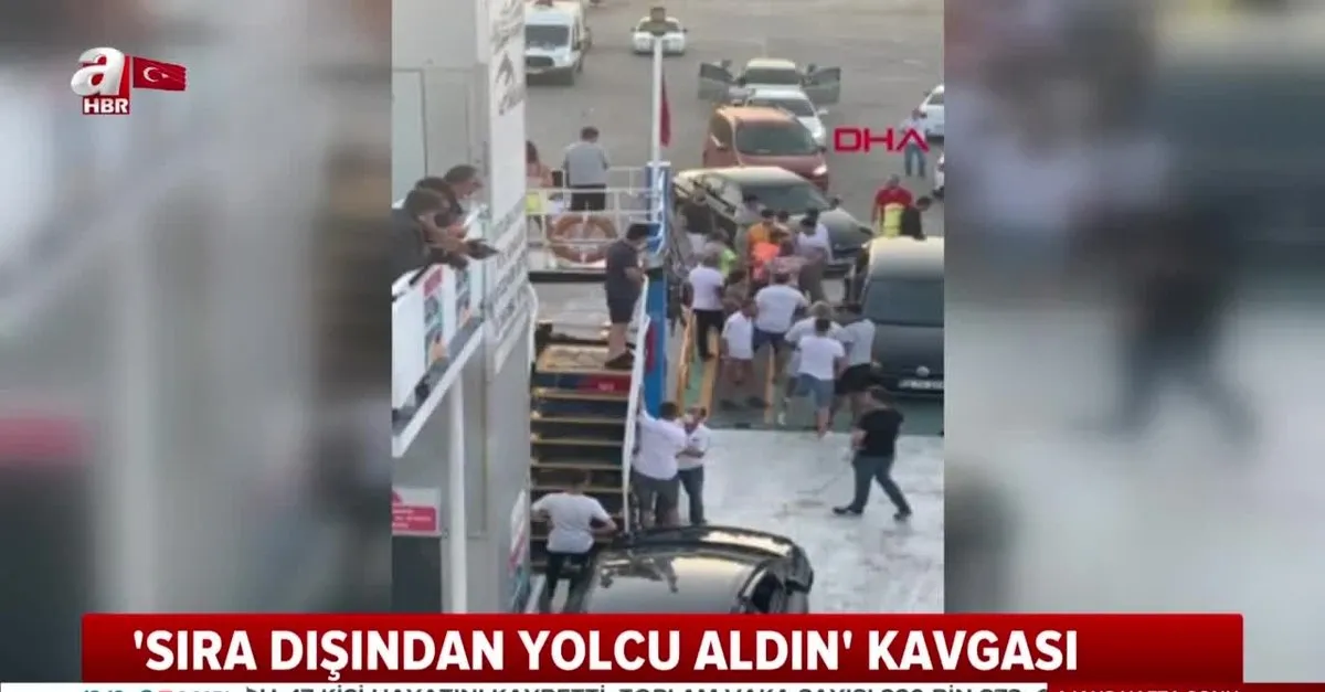 arabali feribotta sira bekleyen yolcularin sira kavgasi kamerada