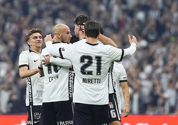 canli-super-ligde-besiktas-kocaelispor-maci-penalti-karari-goller-art-arda-1791737461671.jpeg