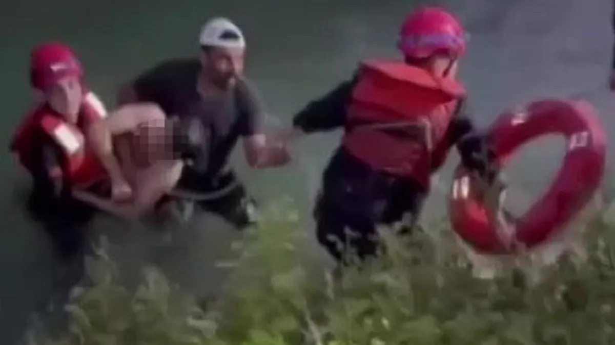 Adana’da sulama kanalına düşen genç, itfaiye ekipleri tarafından kurtarıldı Adana’da sulama kanalına düşen genç, itfaiye ekipleri tarafından kurtarıldı