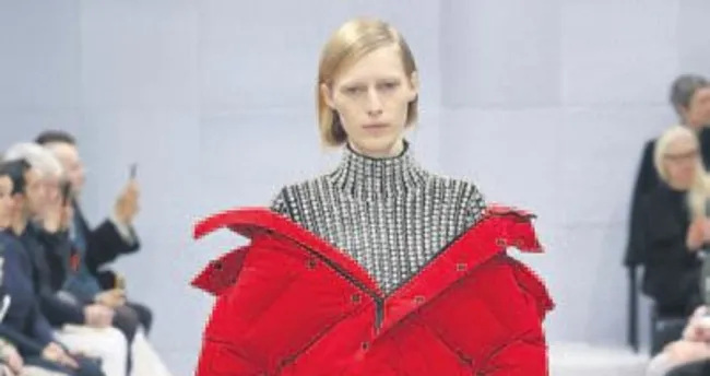 Şişme montlar leopar desenler ve kadifelerle trendy olun