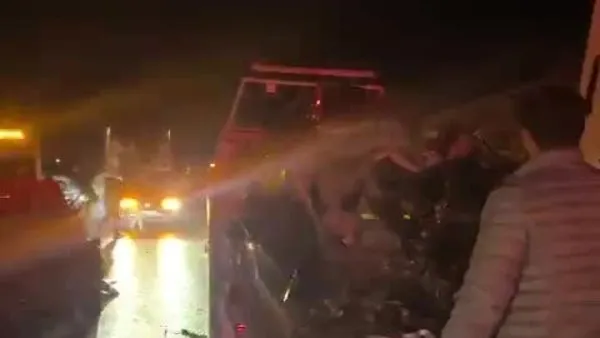 Nevşehir'de 14 aracın karıştığı zincirleme trafik kazası: 3'ü ağır 7 yaralı | VİDEOHABER