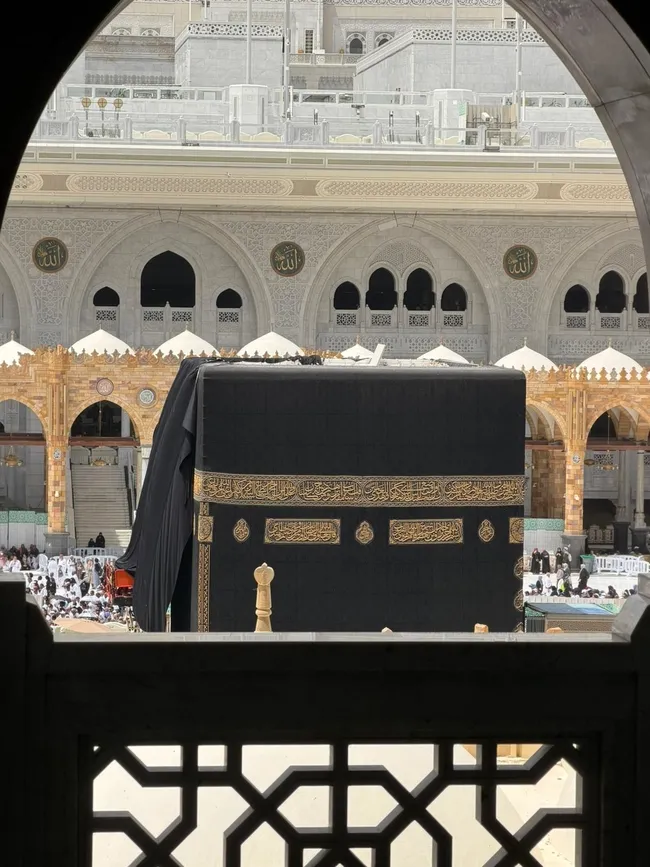 Kâbe ihrama bürünme süreci