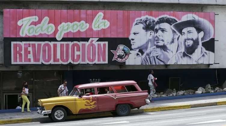 Küba’yı ABD ayakta tutuyor