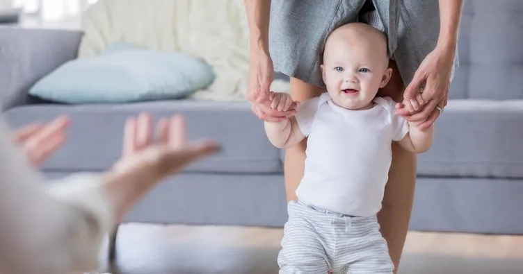bebekler ne zaman yurur bebeklerde yurume belirtileri nelerdir bebek haberleri