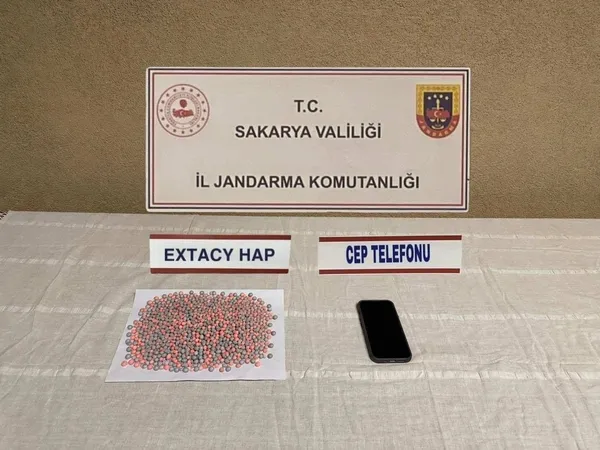 torbacilara-sok-operasyon-uyusturucu-icin-eve-sera-kurmuslar-2-tutuklama-1779812448580.jpg