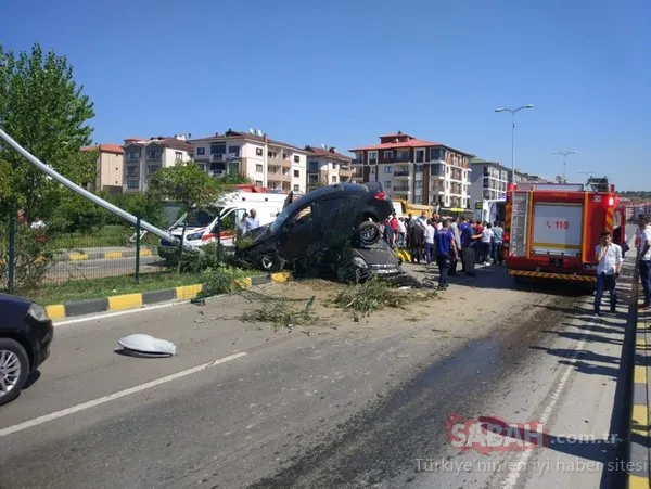 Bartın'da inanılmaz kaza: Otomobil, çarptığı otomobilin üzerinde kaldı