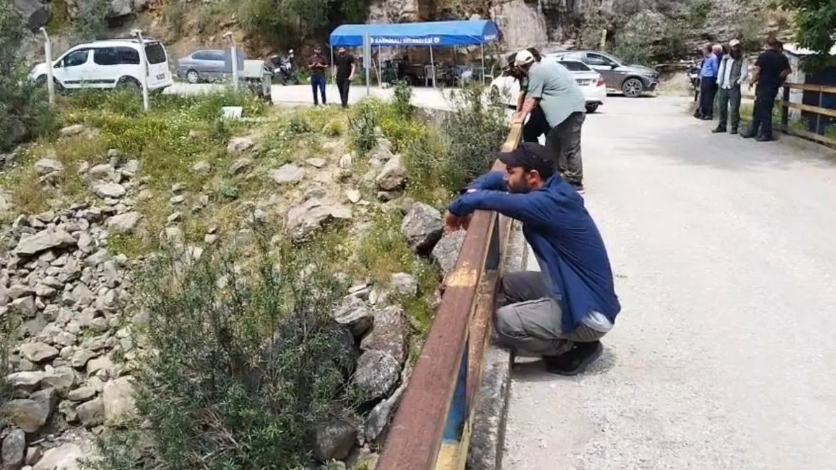 Adana'da Eğlence Çayı'nda arama kurtarma çalışmaları