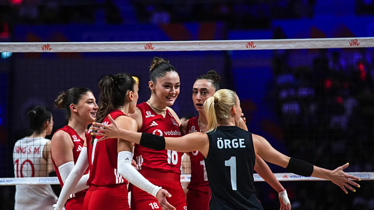 A Milli Kadın Voleybol Takımı, FIVB Voleybol Milletler Ligi’nde 3. kez finalde! A Milli Kadın Voleybol Takımı, FIVB Voleybol Milletler Ligi’nde 3. kez finalde!