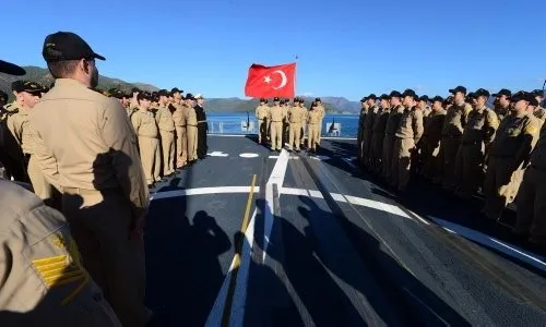 Türk Donanması kapılarını açtı