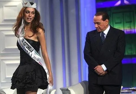 Skandallarıyla ünlü Başbakan: Berlusconi