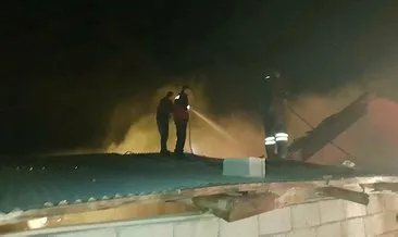Sivas’ta yangın faciası! Bir ev tamamen küle döndü #sivas