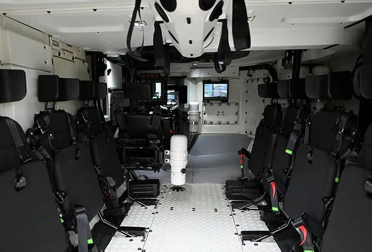 Türkiye’nin yerli motorlu ilk 8x8 aracı göreve hazır