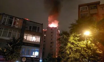 Kadıköy’de 11 katlı binanın çatısı alev alev yandı