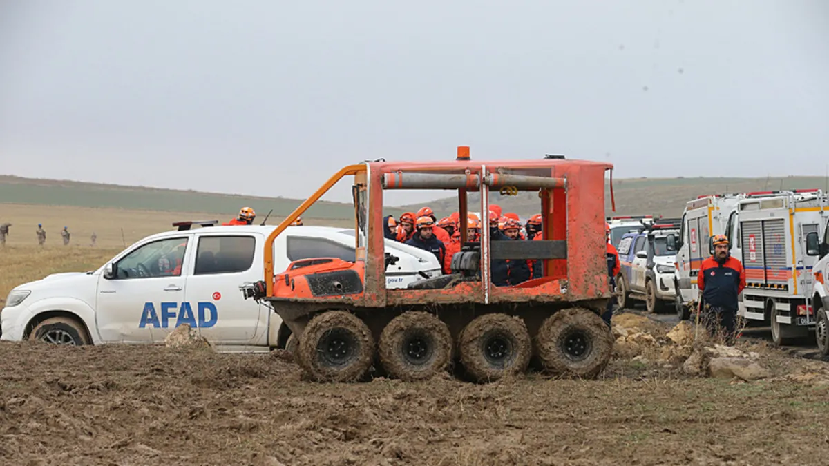 Libya askeri heyetini taşıyan uçak düşmüştü! Bakan Uraloğlu o konuşmaları paylaştı: 32.000 feet irtifada PAN-PAN uyarısı Libya askeri heyetini taşıyan uçak düşmüştü! Bakan Uraloğlu o konuşmaları paylaştı: 32.000 feet irtifada PAN-PAN uyarısı