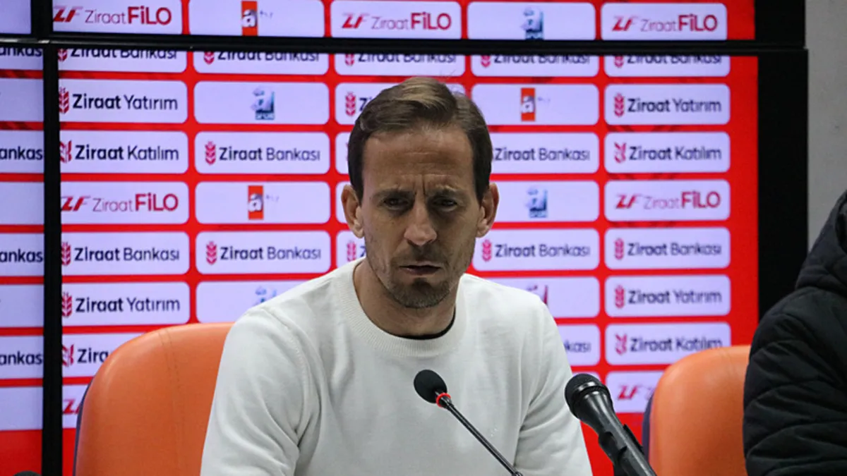 <img src="https://iasbh.tmgrup.com.tr/d62551/1200/675/0/0/800/450?u=https://isbh.tmgrup.com.tr/sbh/2026/03/04/galatasarayin-rakibi-liverpool-wolverhamptona-yikildi-1772575998334.jpeg" alt="Galatasaray’ın rakibi Liverpool, Wolverhampton’a yıkıldı!" /><br />Liverpool, Premier Lig’in 29’uncu haftasında Wolverhampton deplasmanından 2-1 mağlup ayrıldı.<a href="https://www.sabah.com.tr/spor/futbol/2026/03/03/galatasarayin-rakibi-liverpool-wolverhamptona-yikildi">Devamı için tıklayınız</a>2