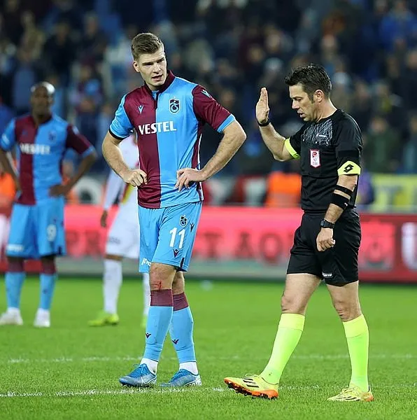 İşte Trabzonspor'un isyan ettiği hakem hataları ve o pozisyonlar!