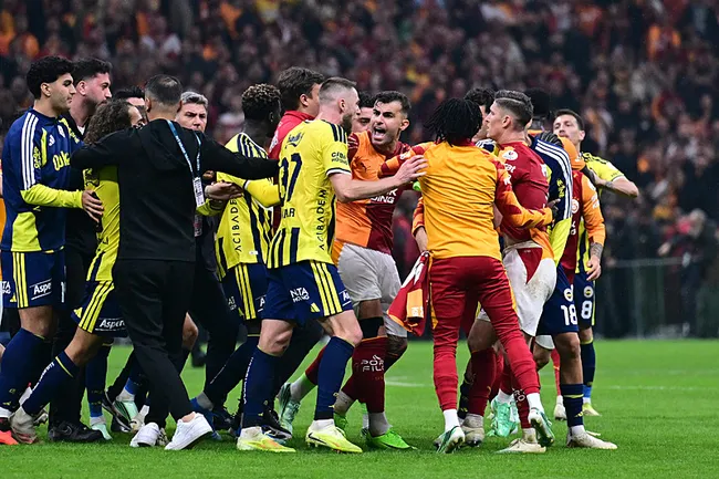 fenerbahceden-derbi-yasananlar-icin-aciklama-sorumlulari-cezasiz-birakilmamalidir-1793102877241.jpg