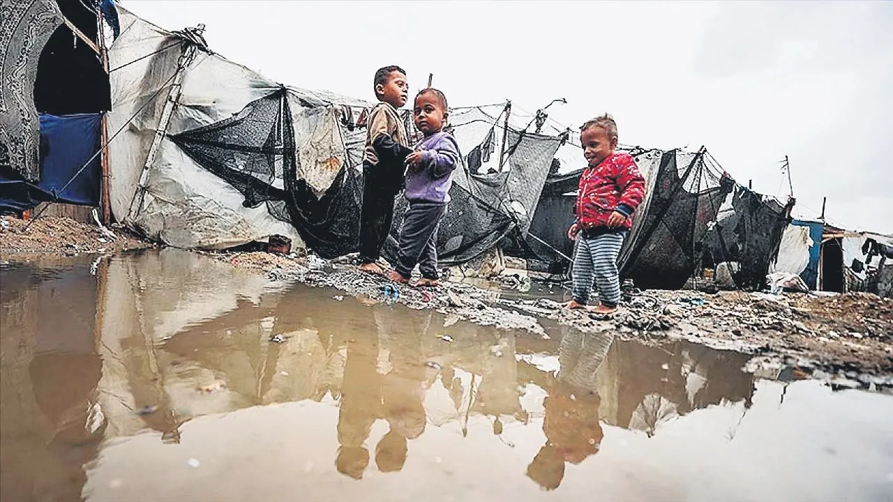 Gazze’de 300 bin aile felaketi yaşıyor