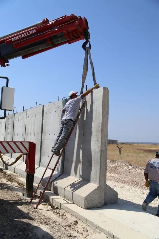 Suriye sınırına 3 metrelik beton duvar Son Dakika Haberler