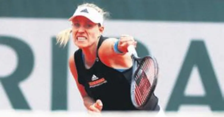 Roland Garros sürprizle başladı