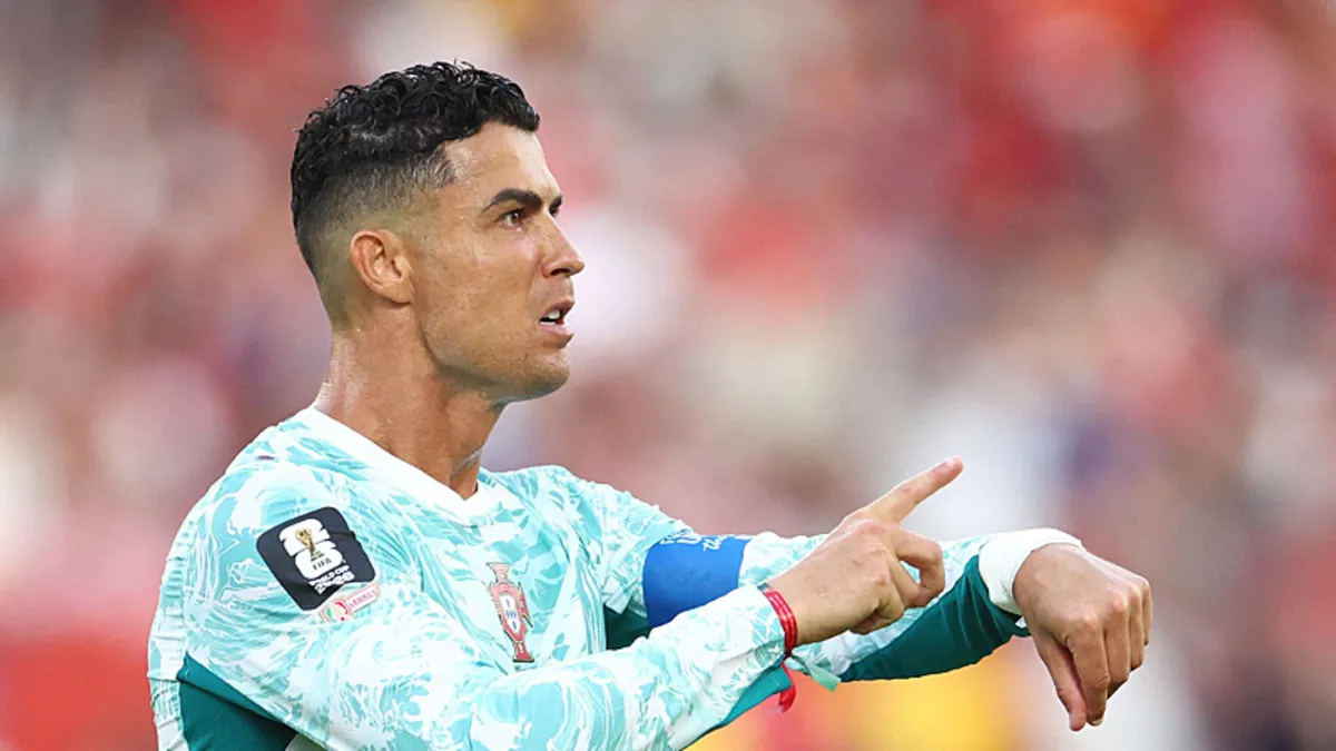 2026 FIFA Dünya Kupası logosu ve futbol sahası görseli
