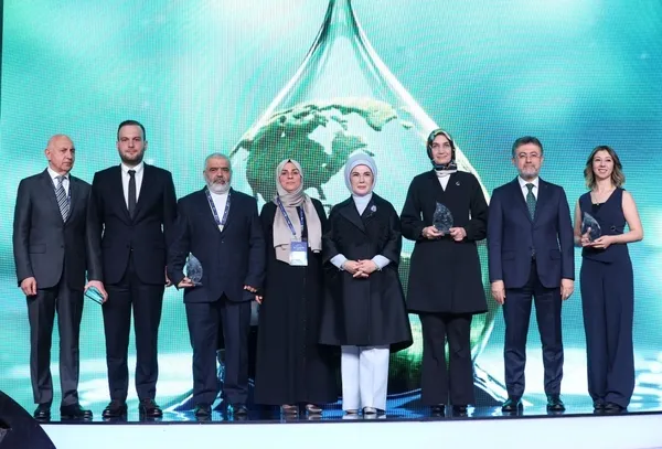 emine-erdogan-su-verimliligi-zirvesinde-konustu-musluktan-akan-su-85-milyonun-ortak-hayat-kaynagidir-1742657598790.jpg