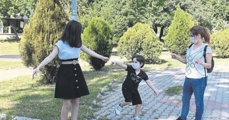 Pandemi doktoru evlatlarına kavuştu