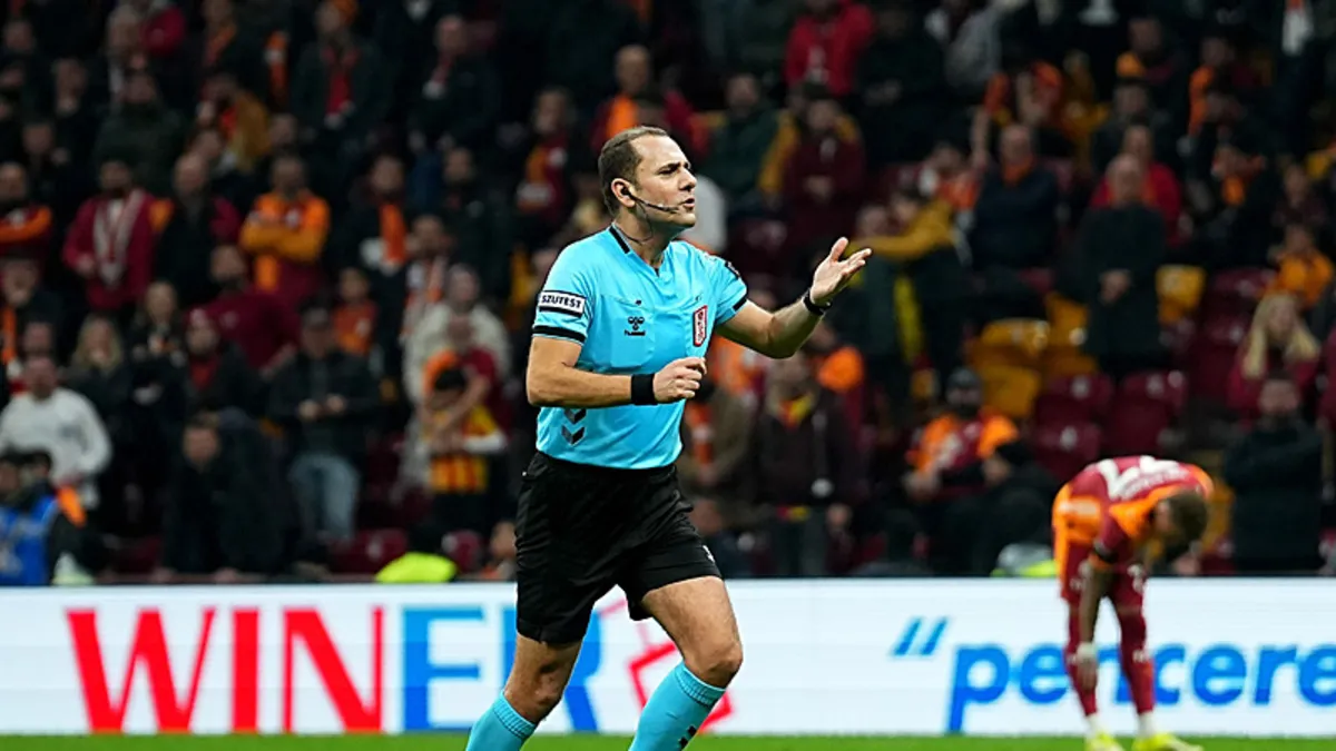 Galatasaray – Eyüpspor maçında kırmızı kart kararı! Yeni transfer atıldı Galatasaray – Eyüpspor maçında kırmızı kart kararı! Yeni transfer atıldı