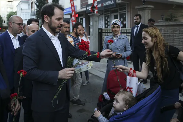 Bakan Albayrak Kartal’da vatandaşlarla bir araya geldi - 1