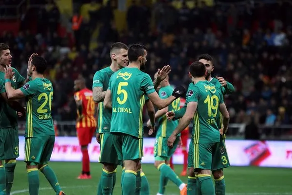 Kayserispor-Fenerbahçe maçından kareler