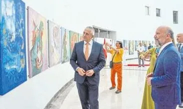 Türkmenistanlı sanatçıların sergisini Bakan Taçoy açtı