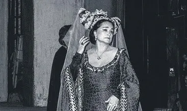 Leyla bir divaydı