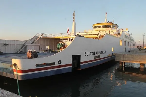 Tatvan-Van arası feribotla 3,5 saate düşüyor
