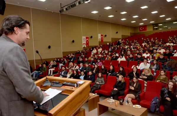 isinizi-sansa-birakmayin-insan-isterse-kendi-sansinin-mimari-olur-1671180794136.jpg