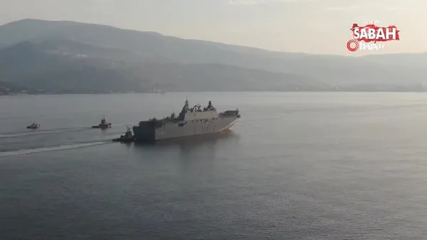 Dünyanın ilk SİHA gemisi İzmir'de: TCG Anadolu İzmir limanında havadan görüntülendi | Video