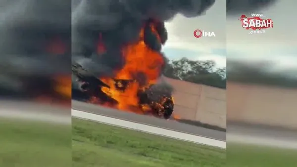 Florida’da otoyola inen küçük uçak araca çarpıp alev aldı: 2 ölü | Video