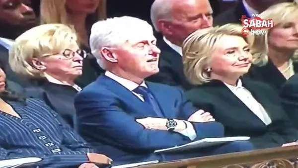 Bill Clinton ve Joe Biden, Bush'un cenazesinde uyudu, Twitter'da olay oldu