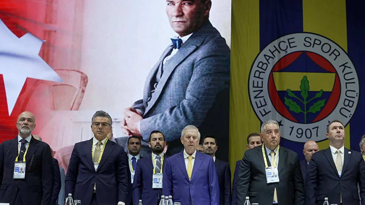 Fenerbahçe'nin borcu korkunç şekilde yükseliyor.