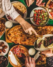 Bugünün menüsü hazır! Ana yemeğinden tatlısına enfes tariflerle sofralarınızı renklendirin...