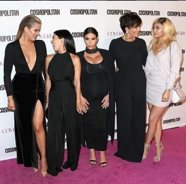 Kim Kardashian Cosmopolitan’ın 50.Yılında