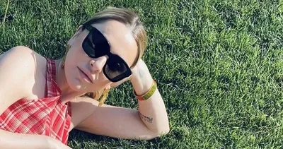 Şarkıcı Hadise sevgilisi Kaan Yıldırım’ın köpeği Benek ile film keyfi yaptı... Hadise’nin Benek Yıldırım adı ile açtığı hesaptan paylaştığı eğlenceli video sosyal medyayı salladı...