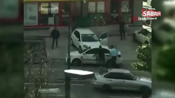 Kocaeli'de caddede karşılaşan husumetliler dehşet saçtı! | Video